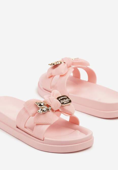 Różowe Klapki Ozdobione Metalicznymi Aplikacjami i Kokardą Alovisa