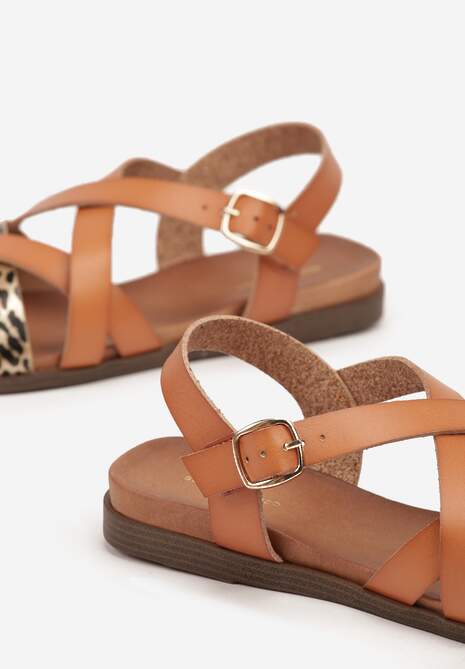 Jasnobrązowe Sandały z Przeplatanymi Paskami Zapinane na Klamerkę Nitaswena