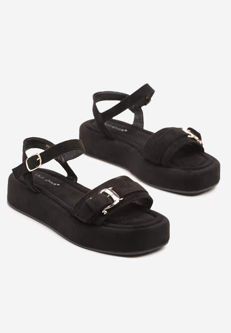 Czarne Sandały na Niskiej Platformie z Ozdobną Sprzączką Neledis