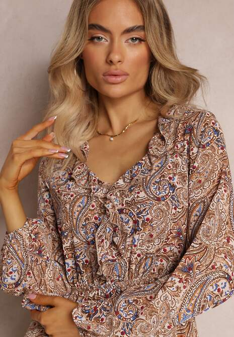 Brązowo-Beżowa Sukienka z Falbanką przy Dekolcie w Ornamentalny Wzór Mana