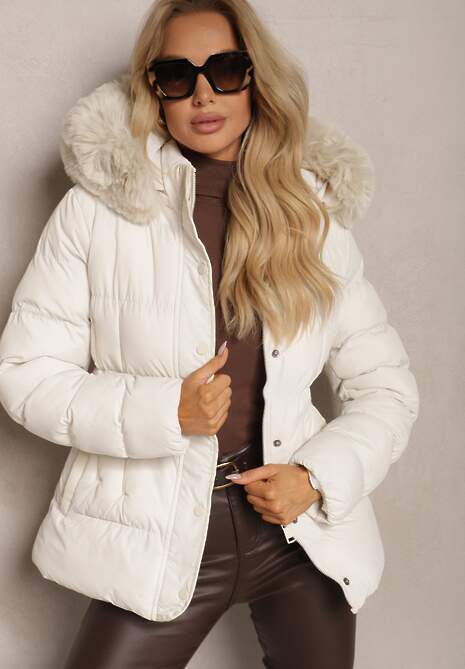 Jasnobeżowa Pikowana Kurtka Ozdobiona Futrzanym Kołnierzem z Odpinanym Kapturem Railara