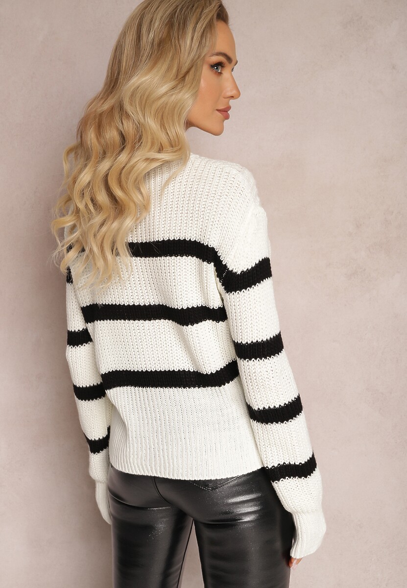 Biały Elastyczny Sweter w Paski z Okrągłym Dekoltem Lillana