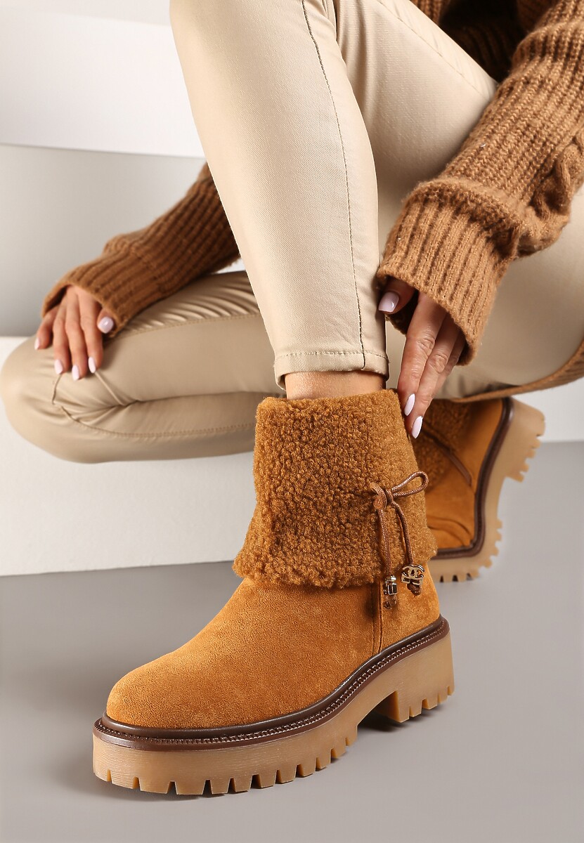 Brązowe Botki z Imitacji Zamszu z Futrzaną Wywiniętą Cholewką z Kokardą Mocno Ocieplane Remiara