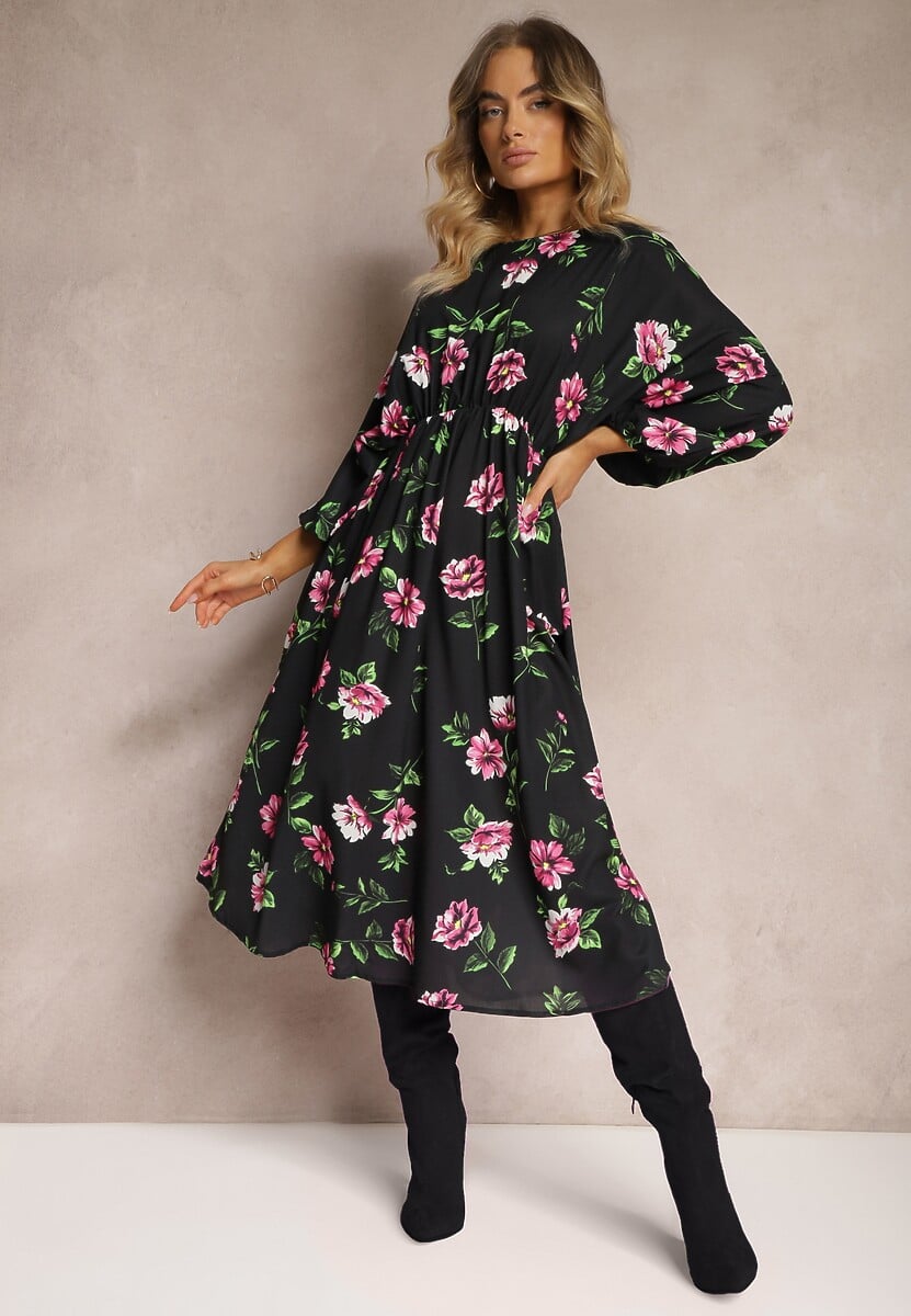 Czarno-Różowa Midi Sukienka w Kwiaty o Rozkloszowanym Kroju z Rękawami Nietoperz Jervia