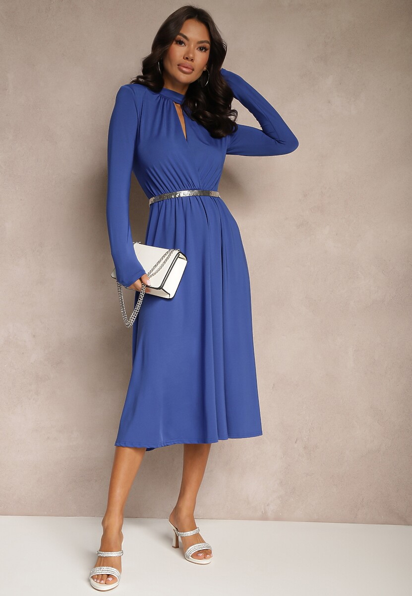 Niebieska Taliowana Sukienka z Usztywnionymi Ramionami Ozdobiona Wycięciem Arfedi