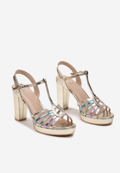 Złote Sandały z Kompozycją z Cienkich Pasków na Słupku Olipasa