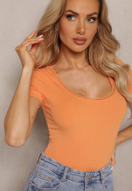 Pomarańczowa Bluzka z Trójkątnym Dekoltem z Koronką Thisalla