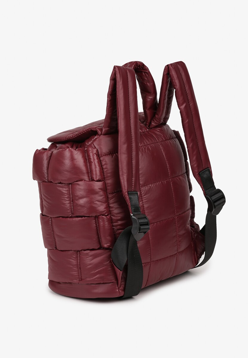 Bordowy Plecak z Klapą i Ściągaczem Zdobiony Pikowaniem 3D Revitta