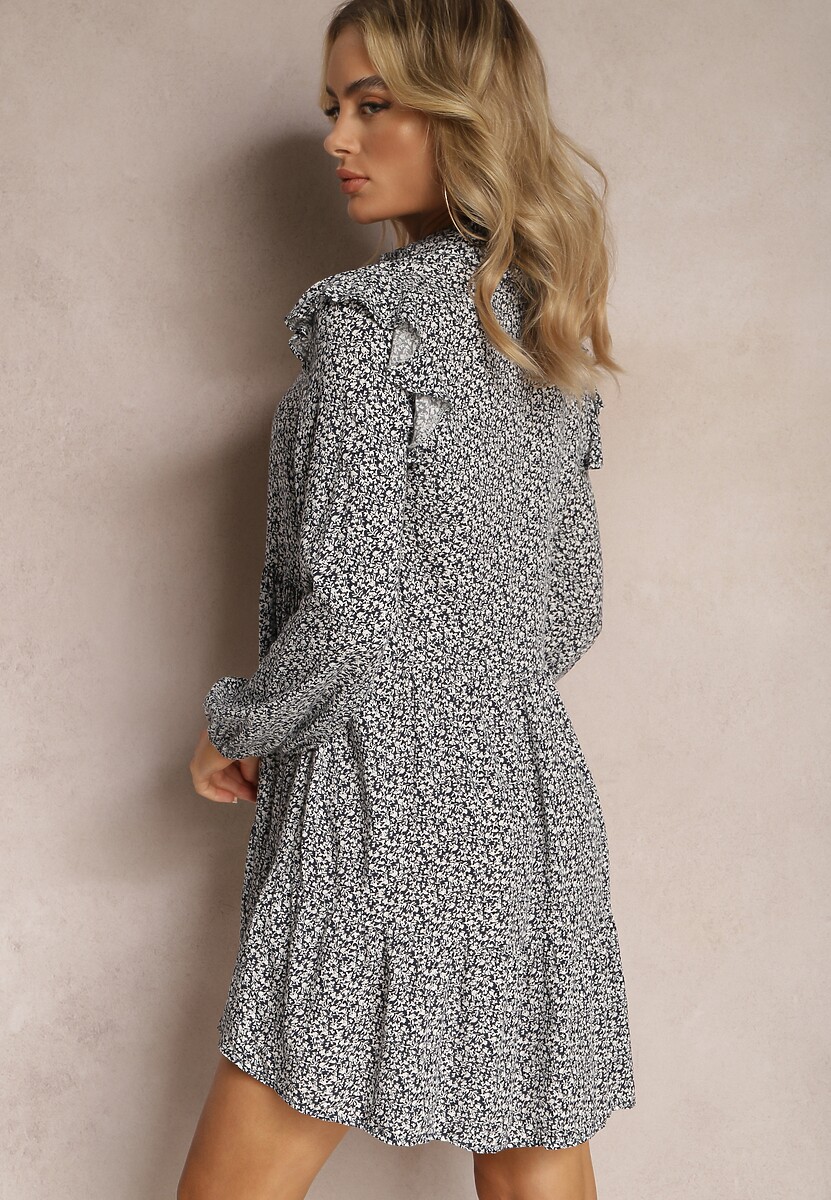 Granatowo-Biała Mini Sukienka o Rozkloszowanym Kroju w Kwiaty z Falbankami Limrena