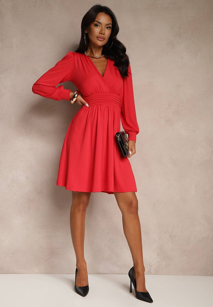Czerwona Sukienka z Wiskozą o Rozkloszowanym Kroju Selaitea