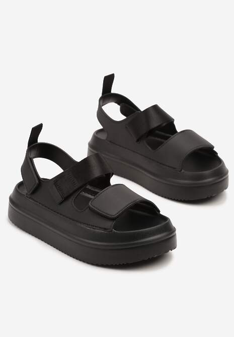 Czarne Sandały na Platformie Ozdobione Dwoma Paskami Sovoiti