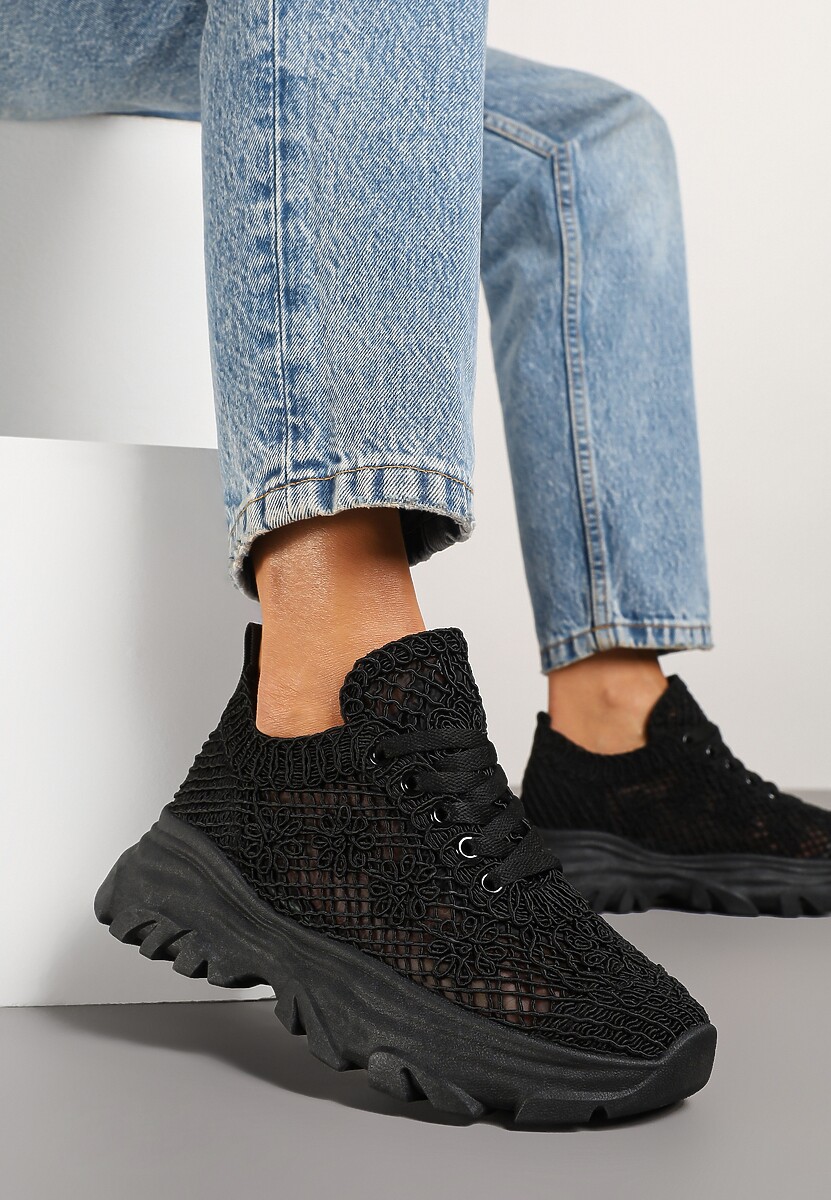 Biało-Niebieskie Sneakersy Ozdobione Siateczką Toliselle