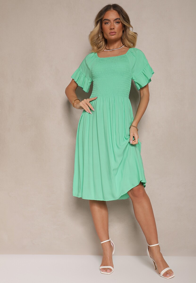 Jasnozielona Sukienka Rozkloszowana z Bawełny z Bufkami w Ramionach i Gumkami w Biuście Norlio