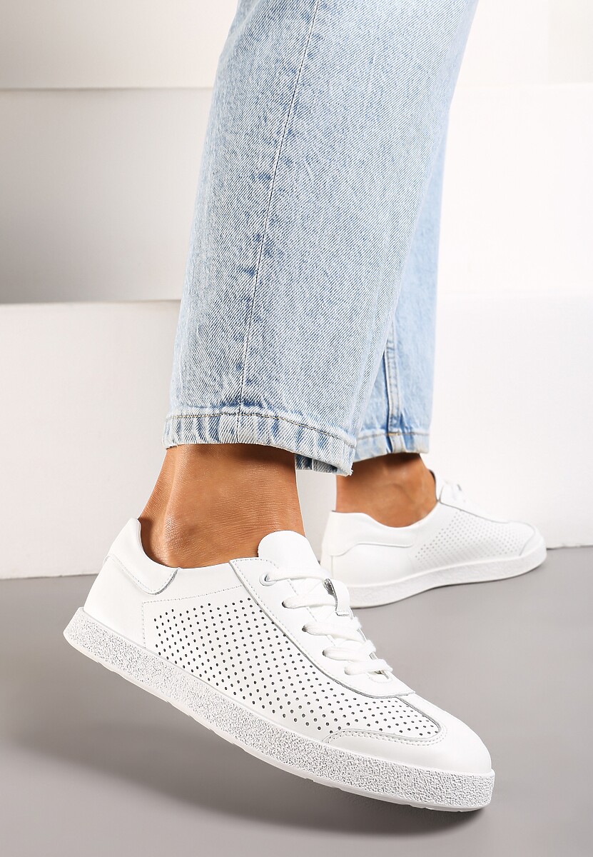 Białe Sneakersy ze Skóry z Perforacją i Sznurowaniem Briarta