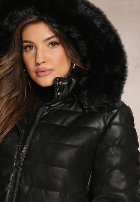 Czarna Kurtka z Klasycznym Pikowaniem i Kapturem z Futerkiem Tadessene