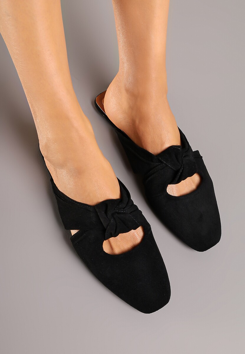 Czarne Klapki Vices Typu Mule z Ozdobnym Supłem Elitina