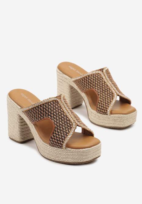 Brązowe Klapki na Platformie i Słupku z Wycięciami i Plecionką Palaritia