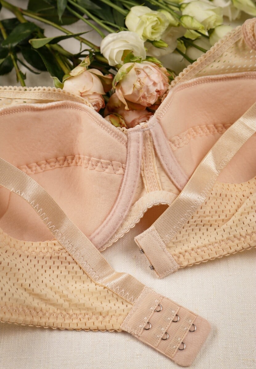 Jasnobeżowy Klasyczny Biustonosz z Regulowanymi Ramiączkami Amarhi