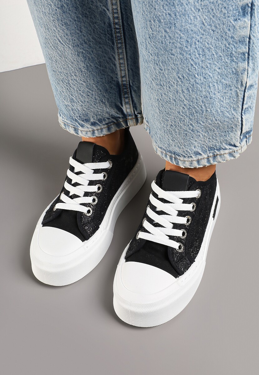 Czarne Trampki na Platformie Ozdobione Haftem Talauri