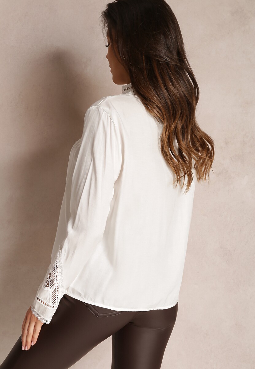 Biała Bluzka z Ażurowymi Zdobieniami Zehi