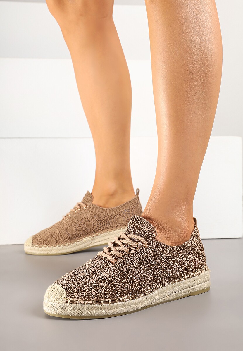 Białe Tenisówki Ozdobione Plecionką i Ażurowym Wzorem Mevienne