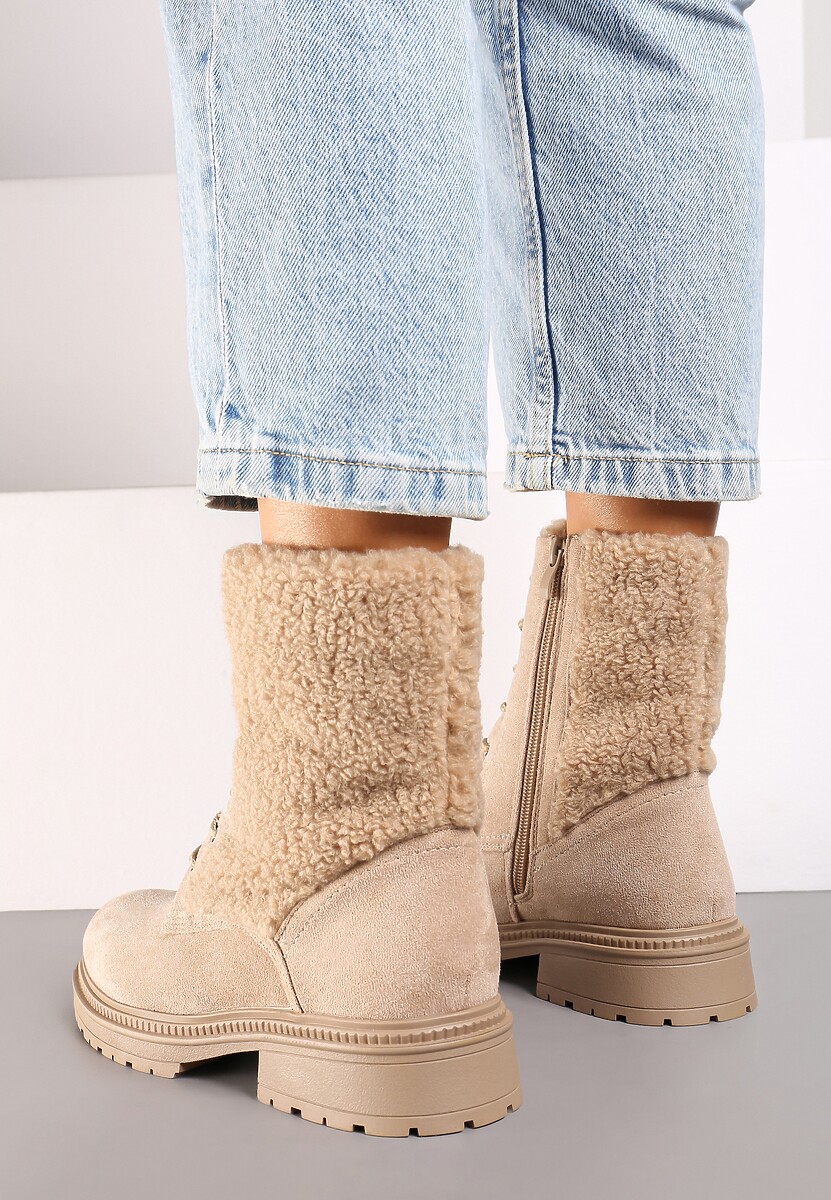 Beżowe Botki Workery na Płaskiej Podeszwie Ozdobione Futerkiem w Stylu Baranka Nevaletta