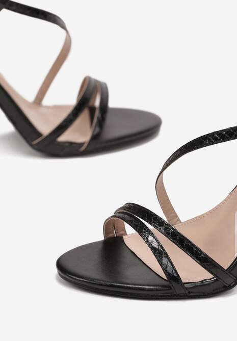 Czarne Metaliczne Sandały na Szpilce z Cienkimi Paskami z Ozdobnym Tłoczeniem Stacia