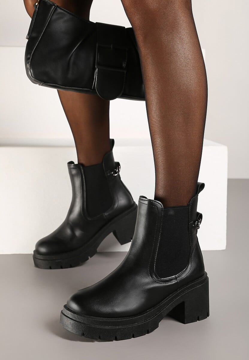 Beżowe Botki Sztyblety na Słupku z Protektorem i Ozdobnym Łańcuchem Shalise