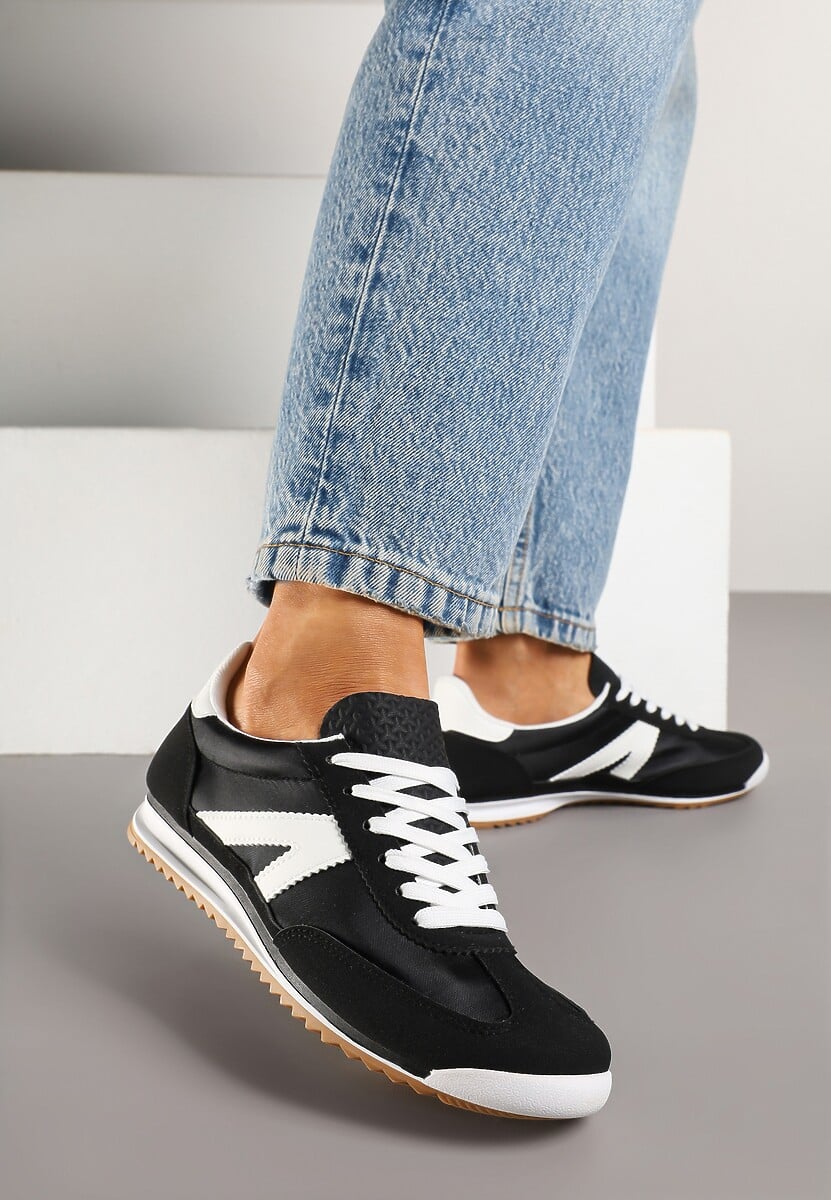 Białe Sneakersy Klasyczne Tenisówki Zdobione Przeszyciami Bortewi