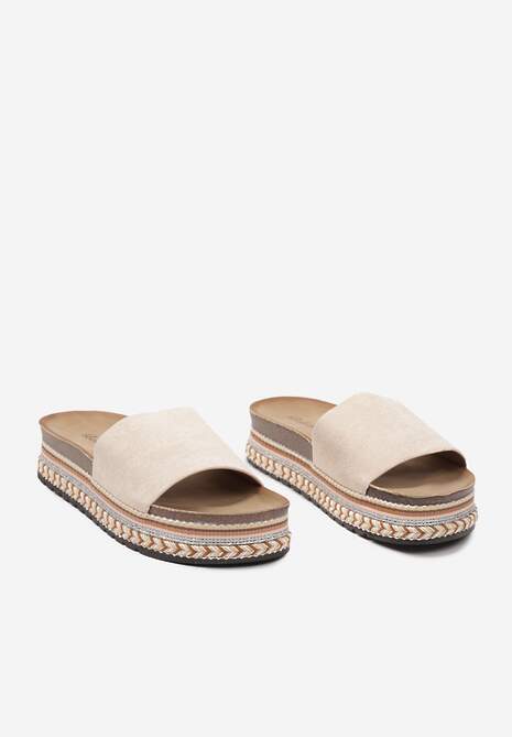 Beżowe Klapki na Grubej Podeszwie z Wkładką z Ekoskóry Ozdobione Metaliczną Nicią Manessi