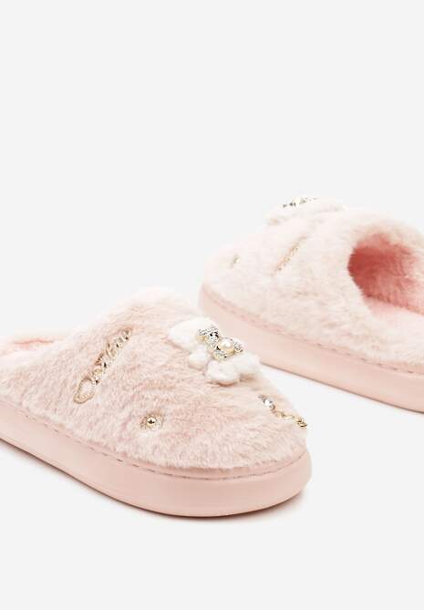 Różowe Wsuwane Kapcie z Futerkiem Ozdobione Metalowymi Aplikacjami Reandwenna