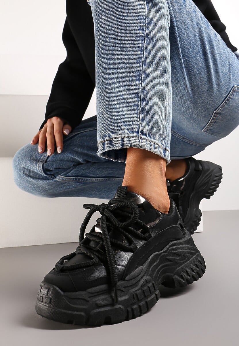 Białe Sneakersy z Grubymi Sznurówkami na Niskiej Platformie Lasandre