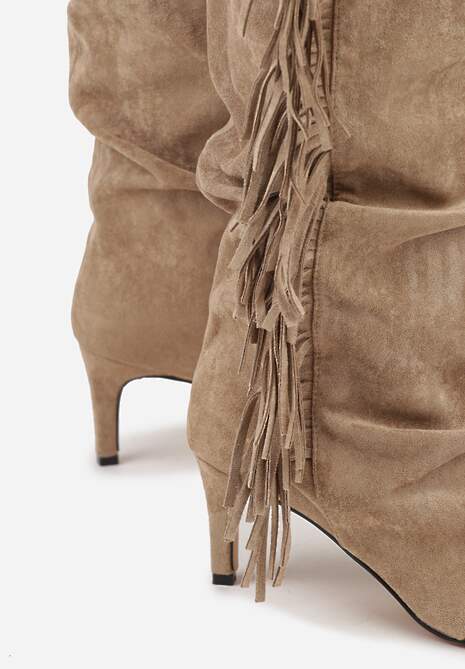 Ciemnobeżowe Kozaki z Imitacji Zamszu na Szpilce z Marszczoną Cholewką z Frędzlami Linotris