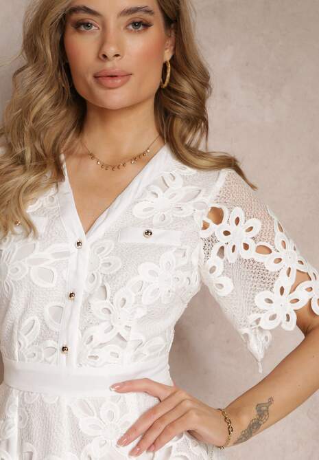 Biały Kombinezon z Koronkowej Tkaniny z Krótkim Rękawem Eila