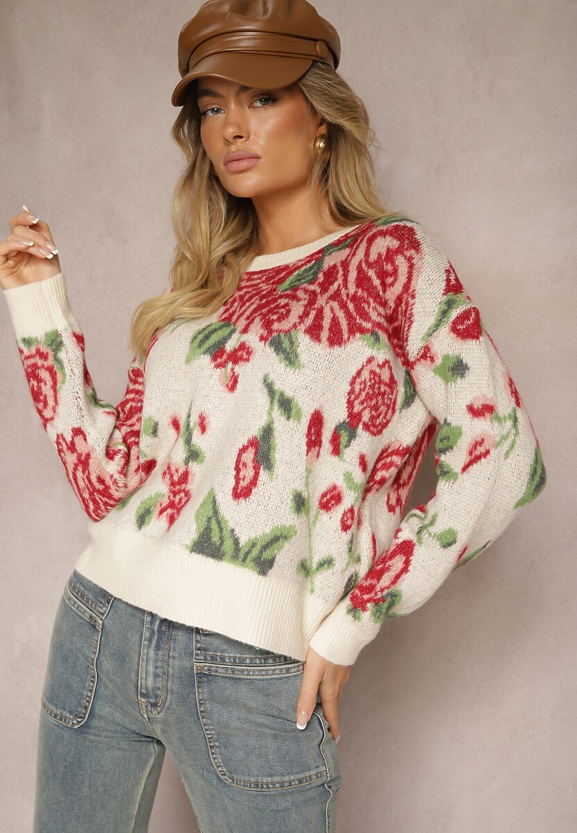 Jasnobeżowy Pudełkowy Sweter w Rustykalny Wzór z Kwiatami Przeszyty Metaliczną Nicią Saverae