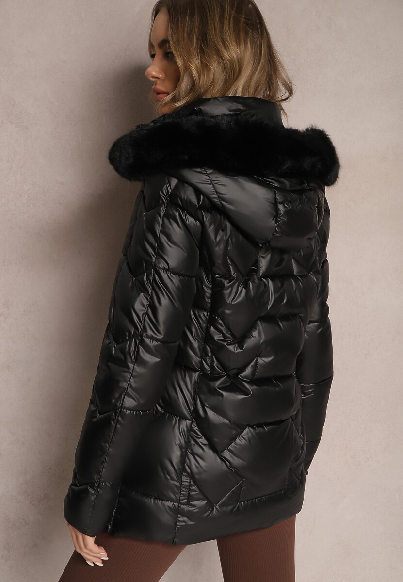 Czarna Kurtka z Pikowaniem z Kapturem Ozdobionym Futerkiem Ariames