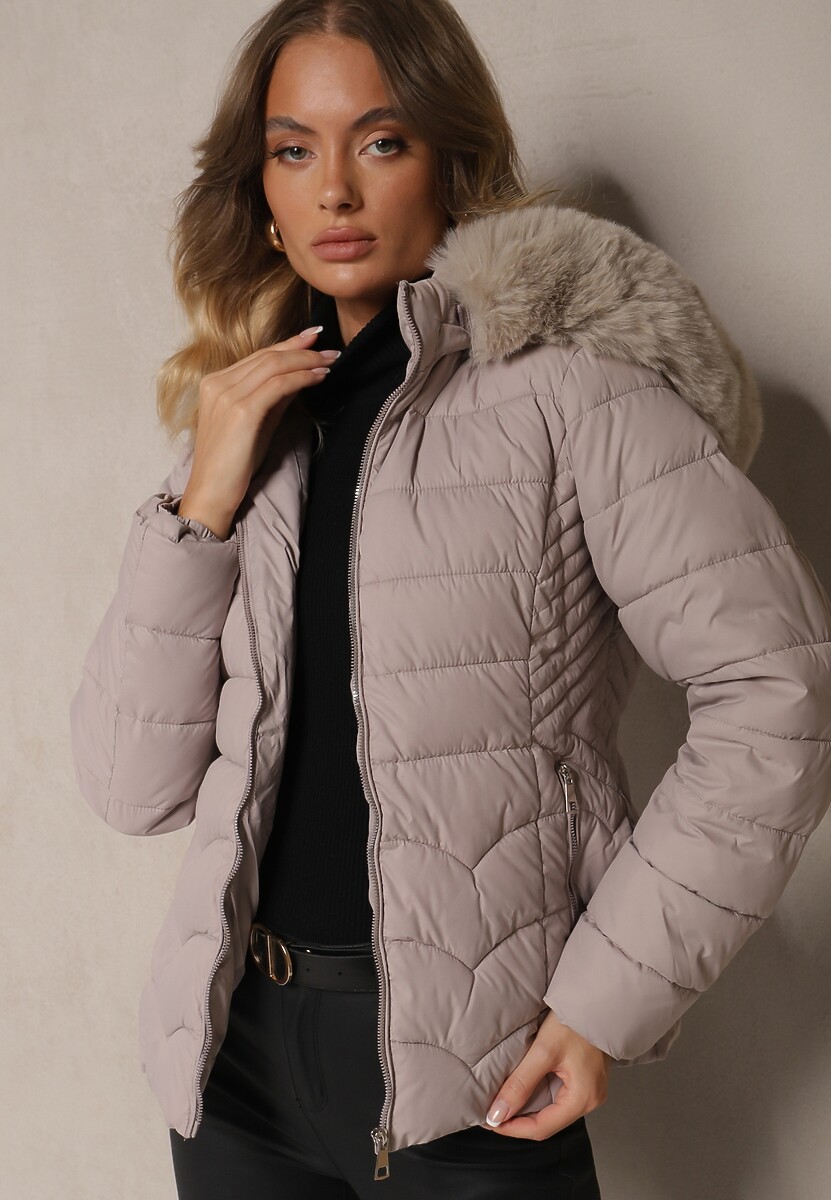 Jasnoszara Kurtka z Pikowanymi Przeszyciami i Odpinanym Kapturem Ocieplana Futrem Reanara