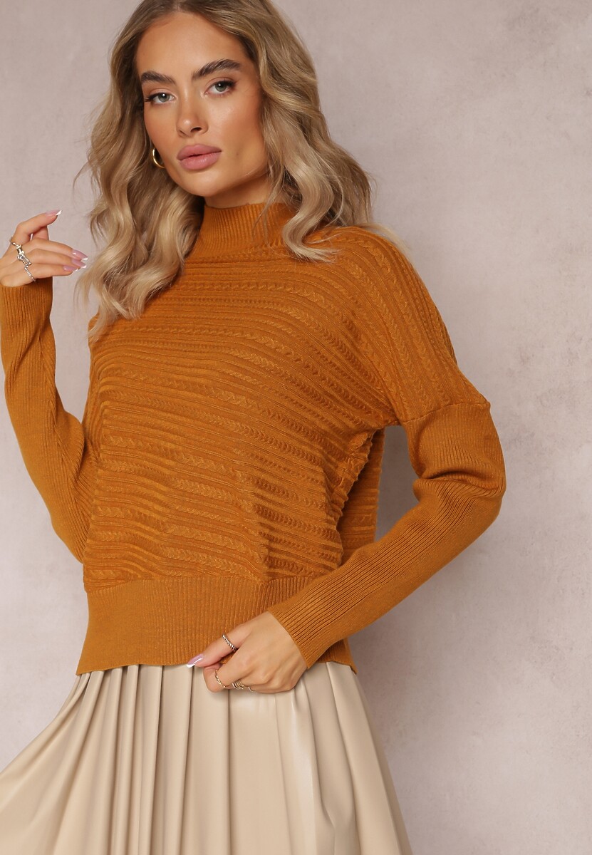 Jasnobrązowy Asymetryczny Sweter z Wełną Ozdobiony Tłoczeniem Aurorrsa