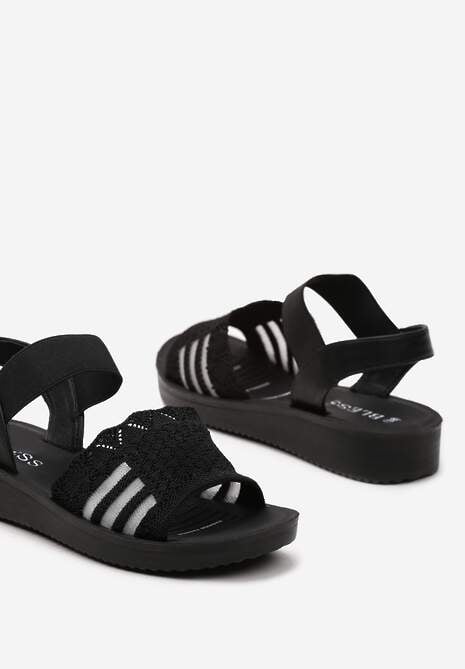 Czarne Wsuwane Sandały z Ażurowym Zdobieniem na Pasku Xullans