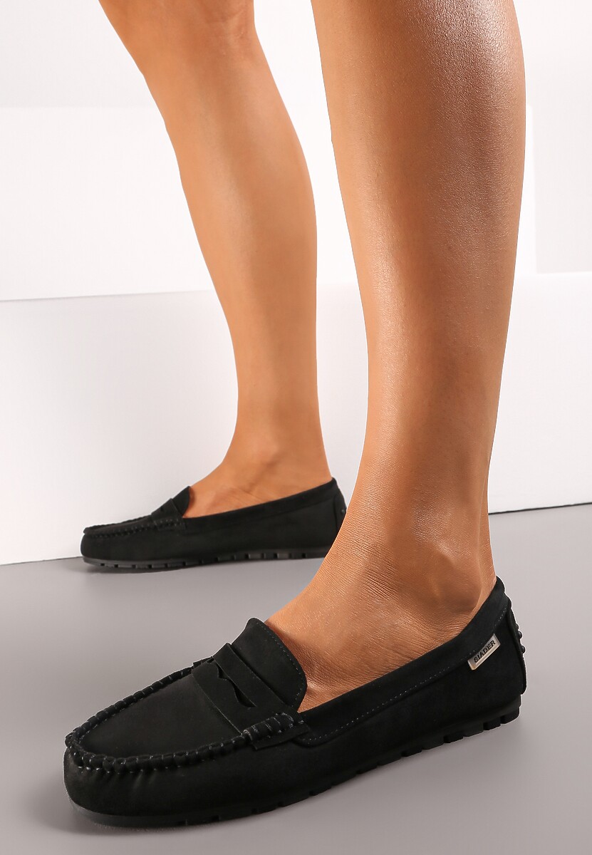 Czarne Mokasyny z Przeszyciami i Wkładką ze Skóry Naturalnej Isotta