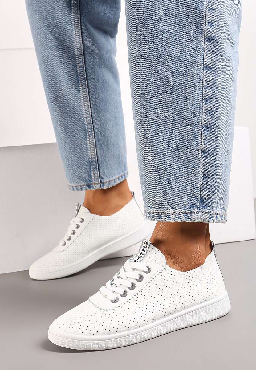 Biało-Szare Tenisówki Ozdobione Taśmą z Napisem na Języku i Pięcie Cholewka z Perforacją Aelita