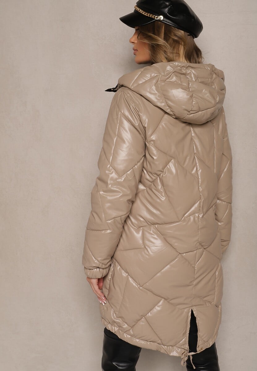 Ciemnobeżowa  Kurtka Pikowana o Długim Kroju z Kapturem Ozdobiona Sznurkami Polezi