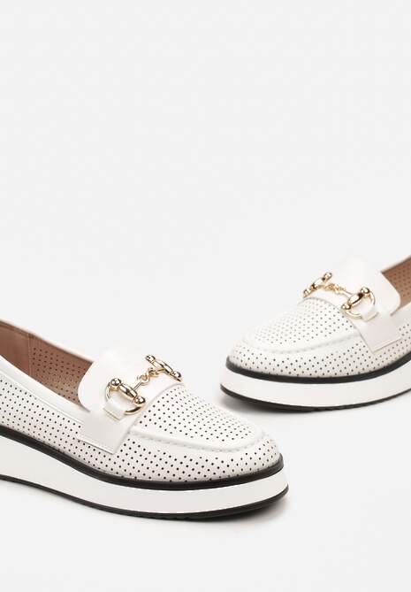 Białe Ażurowe Mokasyny z Ekoskóry na Grubej Podeszwie z Metaliczną Klamrą Valesin