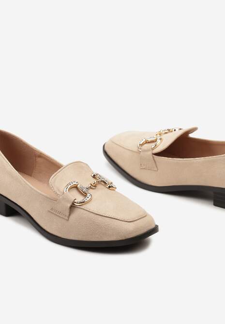Beżowe Casualowe Mokasyny na Płaskiej Podeszwie Ozdobione Klamrą i Cyrkoniami Pioleta