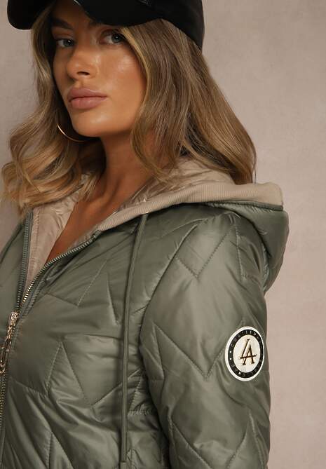 Zielona Kurtka z Pikowanymi Przeszyciami Kapturem i Dłuższym Tyłem Tuleina