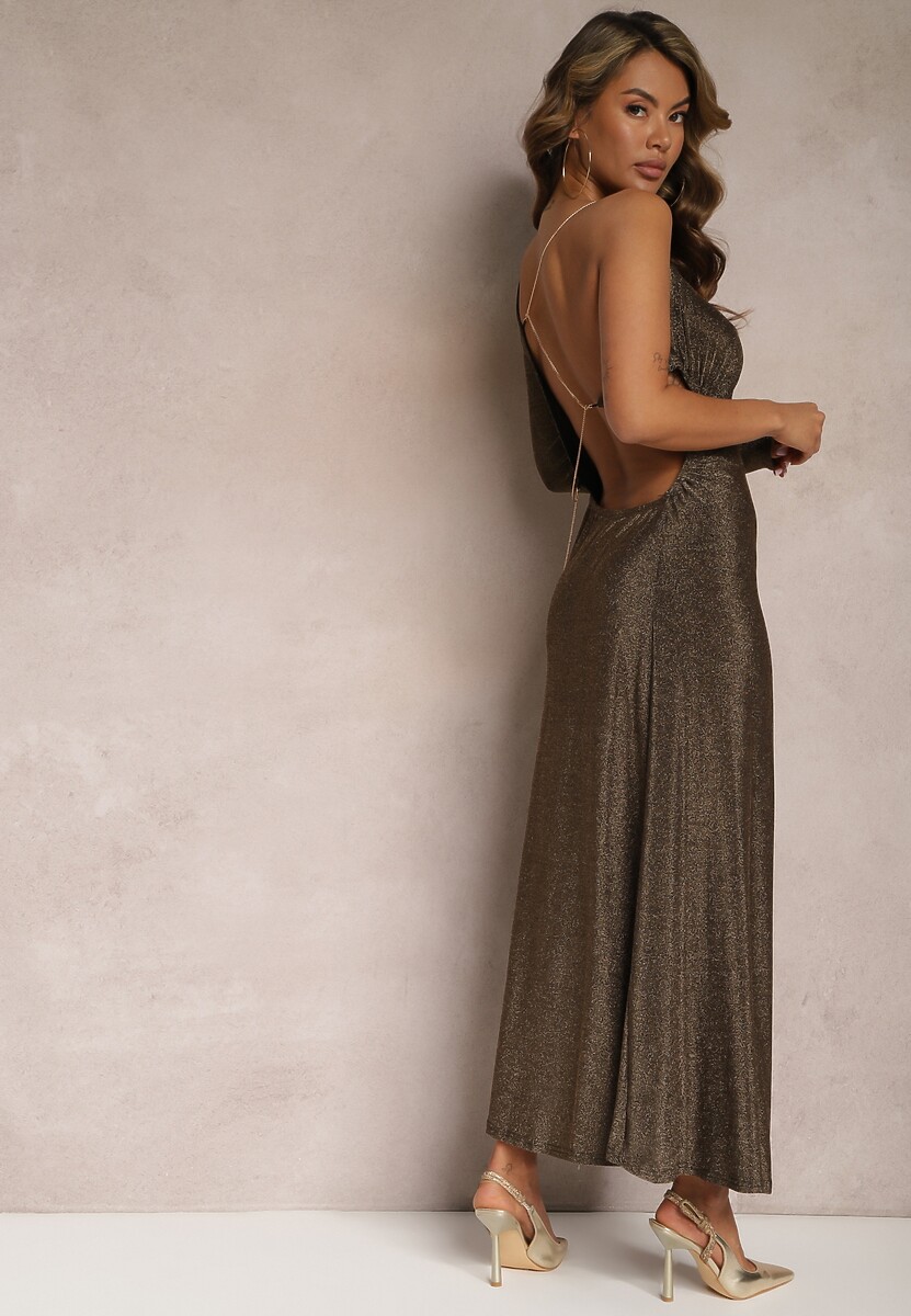 Złota Asymetryczna Sukienka Maxi na Jedno Ramię z Ozdobnym Łańcuszkiem Ombrelle
