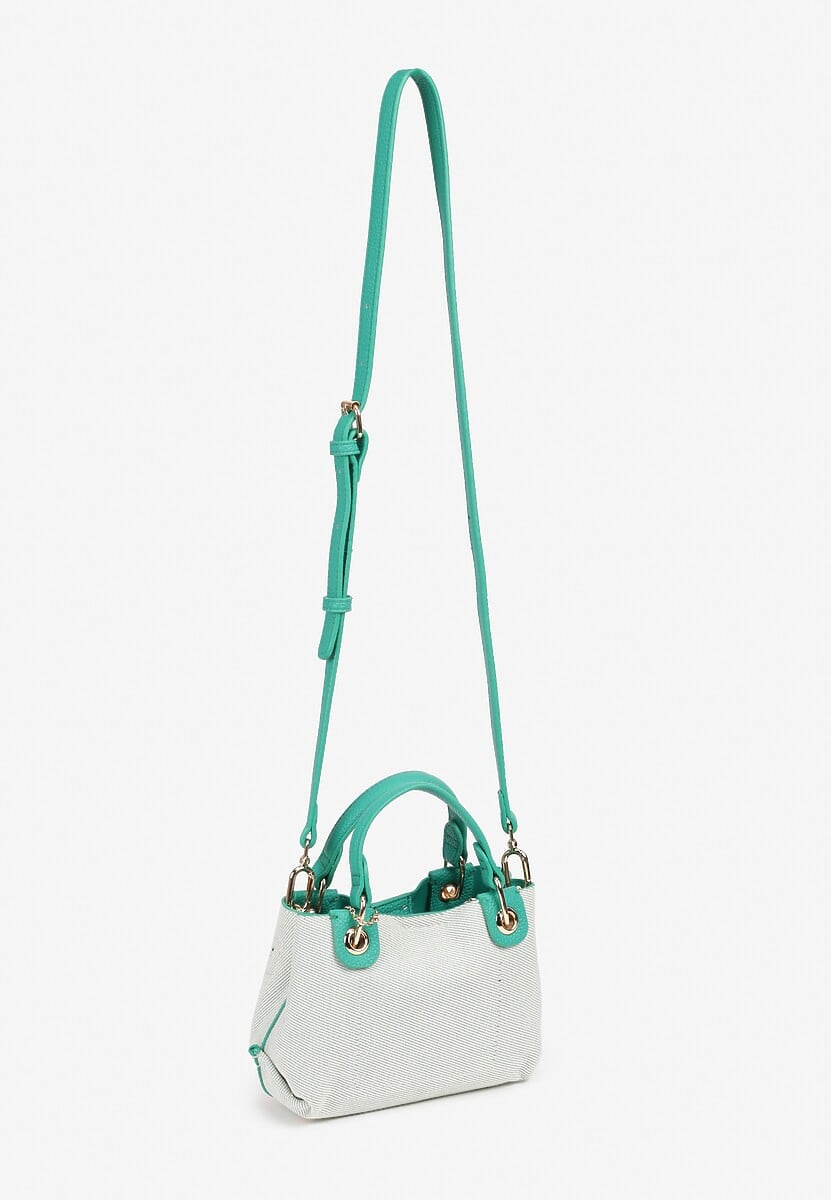 Zielona Torebka o Klasycznym Kształcie z Rączką i Paskiem Ozdobiona Zawieszką Elathia