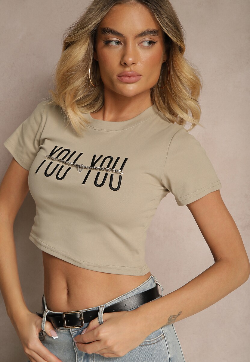 Ciemnobeżowy T-shirt z Bawełny Ozdobiony Łańcuchem i Napisem Olithel