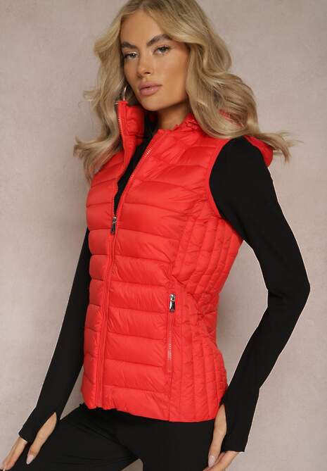 Czerwona Kamizelka Pikowana z Kapturem Dominica