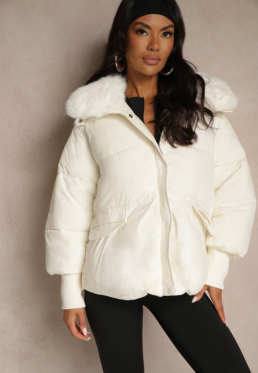 Biała Pikowana Kurtka Oversize z Futerkiem i Wysokimi Ściągaczami Nalinessa